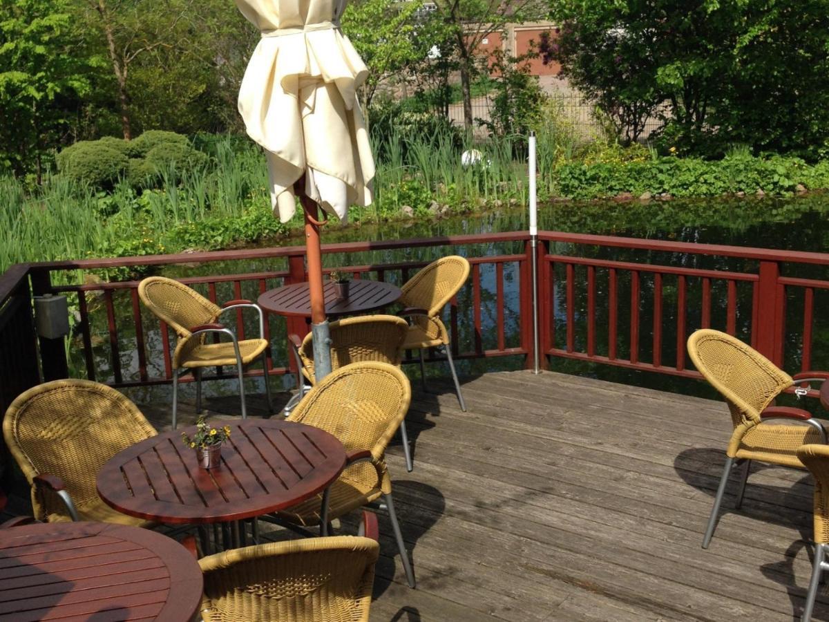 Germania Hotel Am Schlosspark Meyenburg  Екстериор снимка