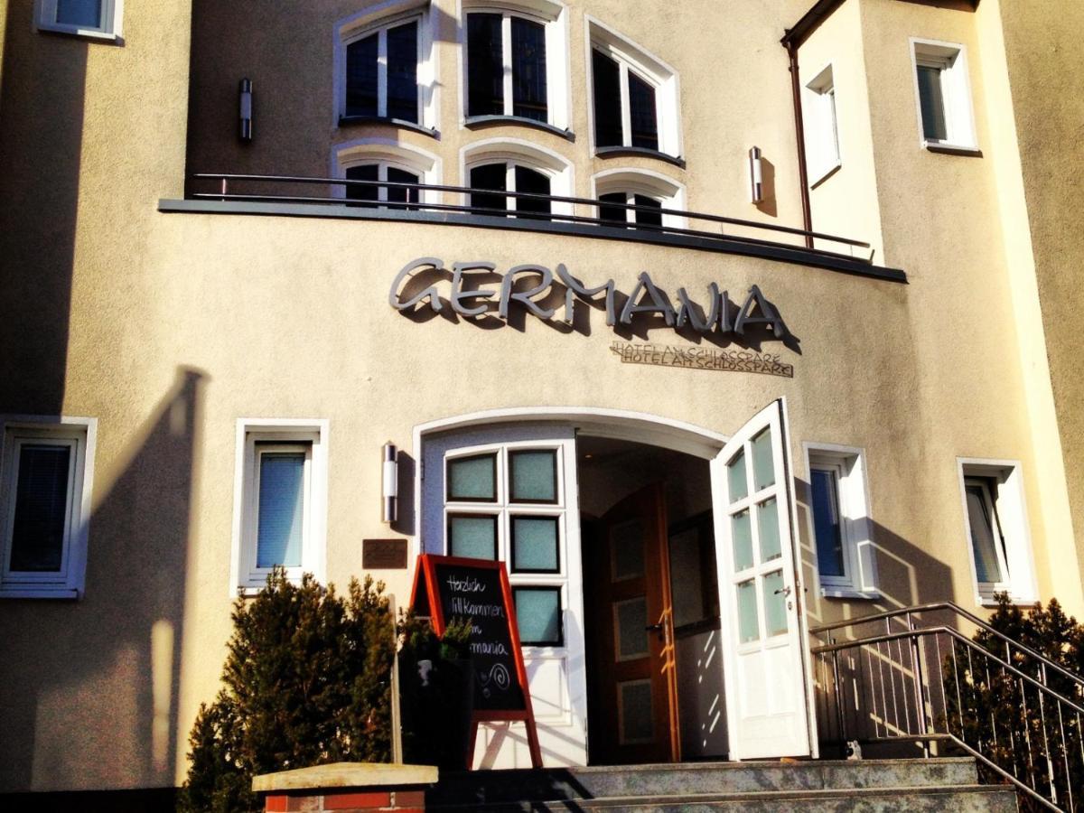 Germania Hotel Am Schlosspark Meyenburg  Екстериор снимка