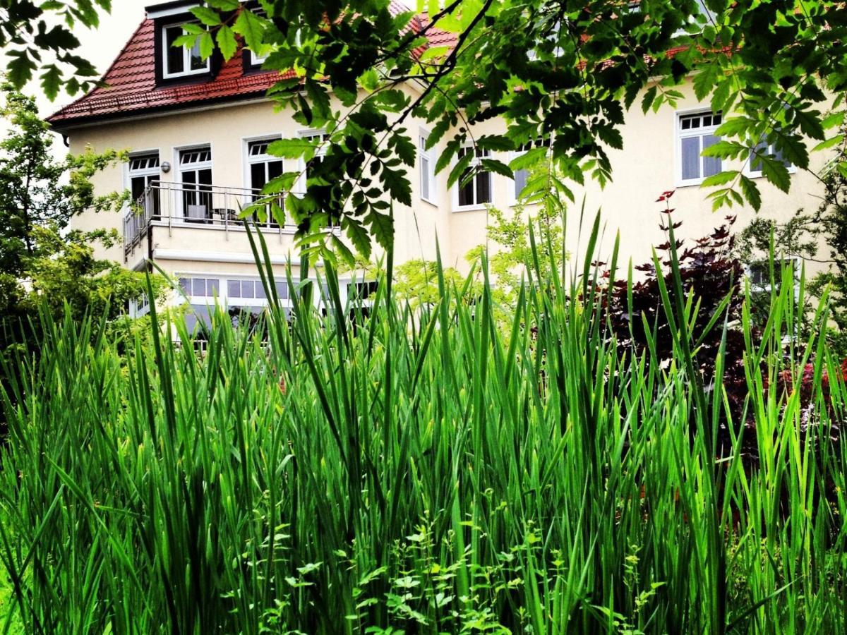 Germania Hotel Am Schlosspark Meyenburg  Екстериор снимка