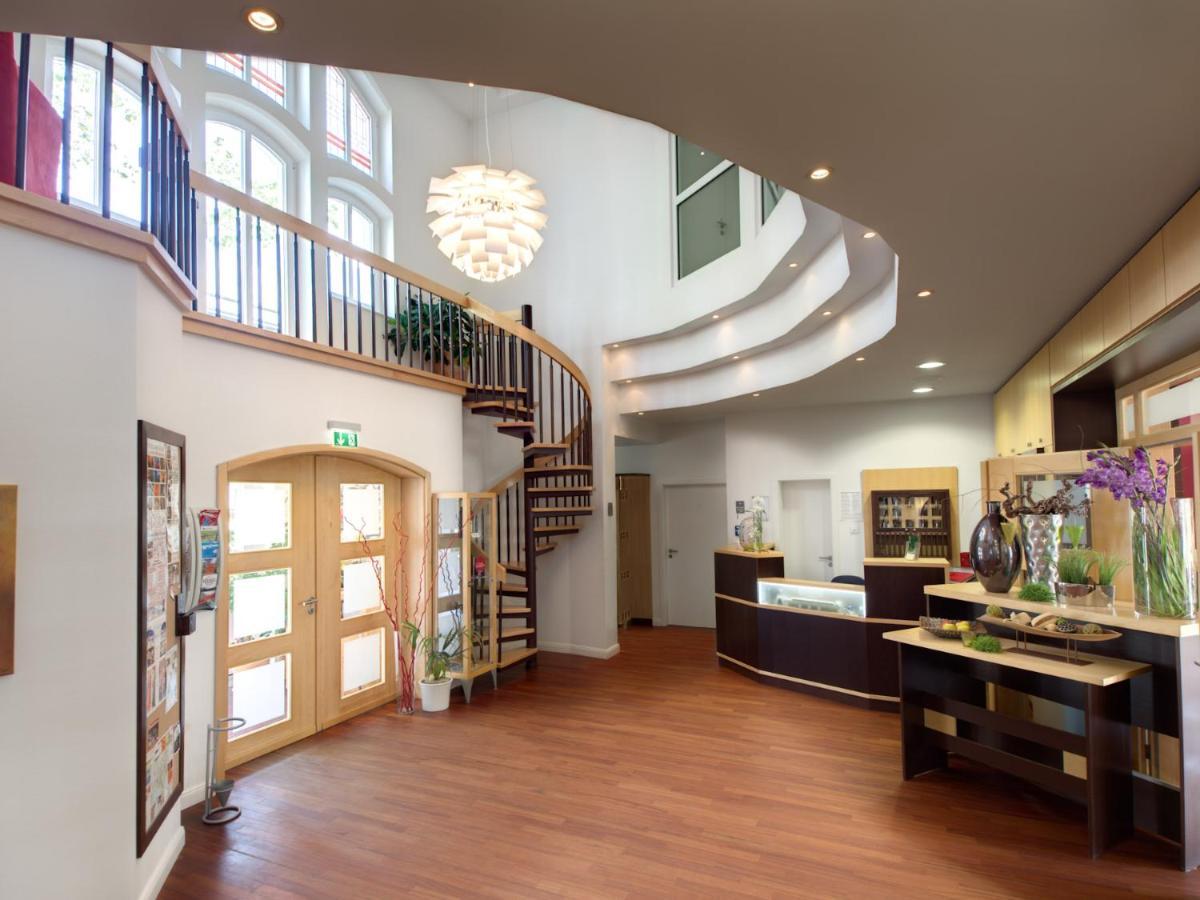 Germania Hotel Am Schlosspark Meyenburg  Екстериор снимка